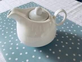 Porcelánová konvička Maser