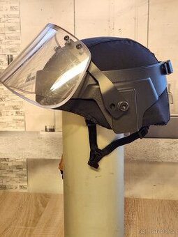 přilba taktická policejní samopal balistická neprůstřelná