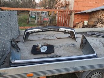 Chromové lišty nárazníku w124