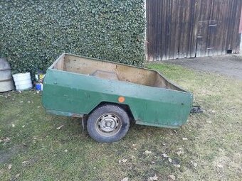 Automobilový přívěs