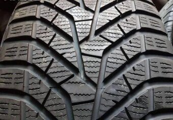 Sada zánovních zimních pneu 255/45 R20 Yokohama