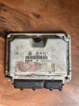 Řídicí jednotka na Volkswagen polo, Číslo: 030 906 032 C