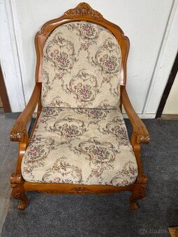 Starožitné křeslo