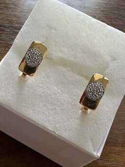 Zlaté náušnice s kamínky