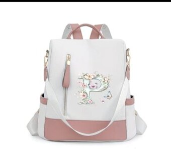 Dámský batoh s písmenem P