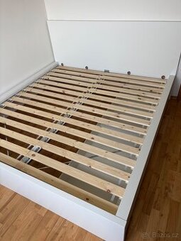 Prodam postel MALM s 2 uloznymy prostory