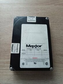 retro disk MAXTOR 7120AT 117Mb 1992