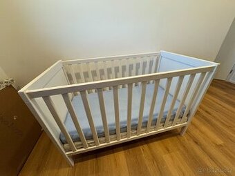 Dětská postýlka Ikea Sundvik + přídavná zábrana
