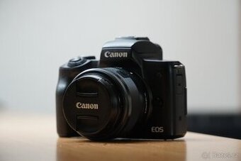 Canon eos m50 +15-45mm f 3.5-6.3, 50mm f 1.8