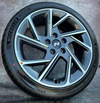 Originální Alu kola 5x114,3 Hyundai i30 225/40/18 TOP