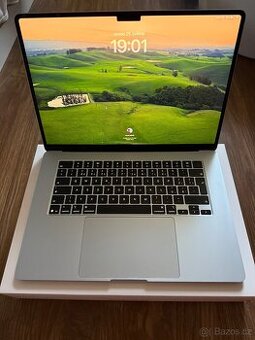 MacBook Air 15" M4 CZ 2025 Blankytně Modrý