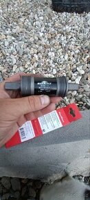 Zapouzdřená středová osa Sunrace S15, 68 x 122mm, BSA Fe