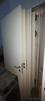 Interiérové dveře a zárubně SAPELI