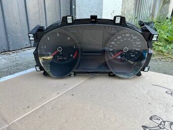 Predni budiky passat b8