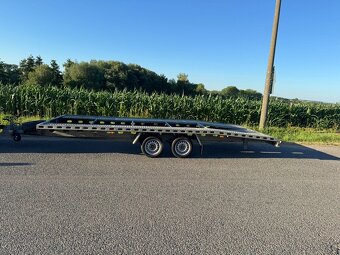Auto přepravník rok 2018, 3000kg, ložná plocha 550cm