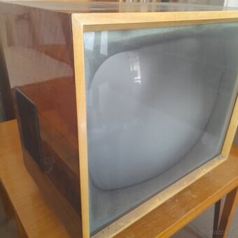 Retro televize