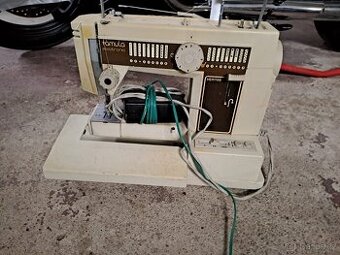 Šicí stroj Famula Electronic 4890 (DDR / Textima) – funkční
