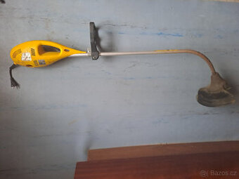 KŘOVINOŘEZ-STRUNOVÝ