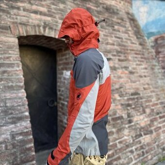 Originální bunda Mammut s voděodpudivou membránou Gore-Tex