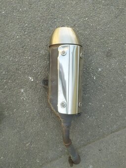 Výfuk Piaggio Beverly 200