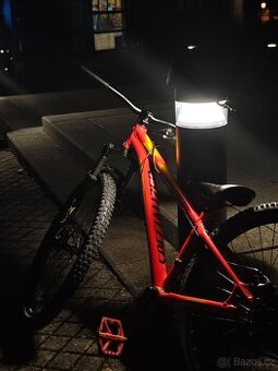 Specialized 27.5 XC Trail,Dirt