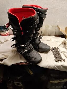 LEATT boty 5.5 Flexlock Enduro Graphene (2021/2022) 42(8)