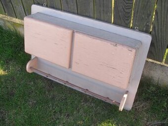 stará skřínka do kuchyně