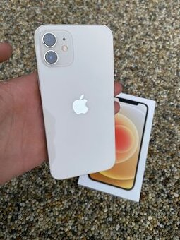 IPhone 12 - baterie 100%