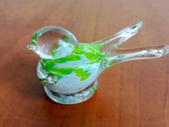 TĚŽÍTKO -  ZELENO-BÍLÝ PTÁČEK - HUTNÍ SKLO