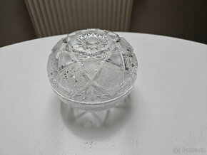 Broušená skleněná miska