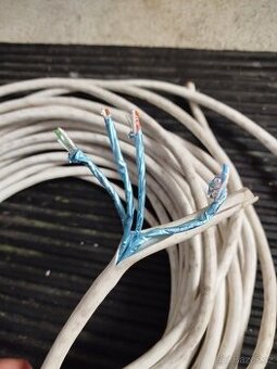 Datový, sdělovací kabel