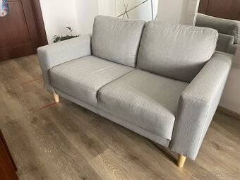 Pohovka EGENSE 2místná světle šedý potah