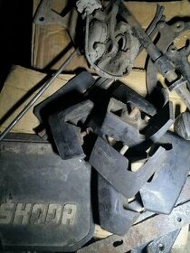 Díly na Škoda 100-110 R.ceny 100-300 Kč za kus.