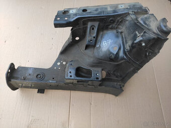 PRAVÁ PŘEDNÍ ŠPIČKA PODBĚHU - VW PASSAT B7