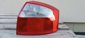 Zadni svetlo Audi A4 sedan