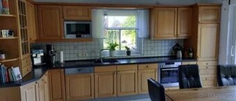 Kuchyně ze světlého dubu se spotřebiči,6527