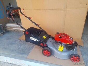 Benzínová sekačka s pojezdem XCEED 46 cm