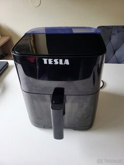 Horkovzdušná fritéza Tesla