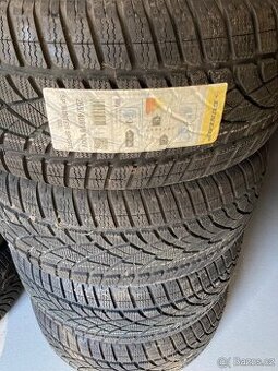 Sada 4x fungl novych ZIMNÍCH DUNLOP 255/40/19, 100V