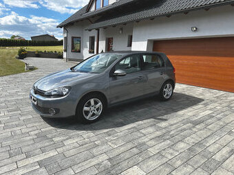Volkswagen Golf 5 - 1.6 MPI - 89 tis km