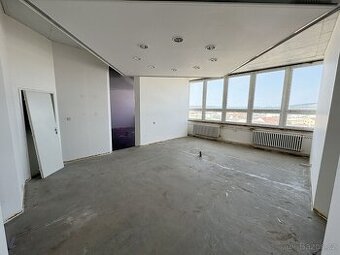 Pronájem kanceláře 48 m2 blízko centra města