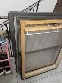 Prodám dvě okna Velux trojsklo