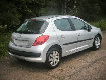 207 - 1.4i 55 kW klima funkční