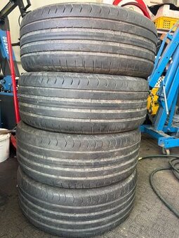 Prodám 4x pneu 235/55 r17