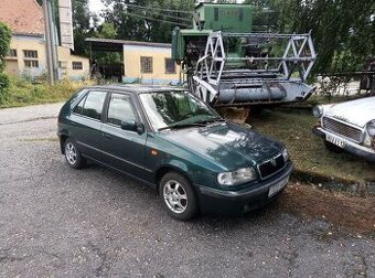 felicia s klimatizací a posilovačem