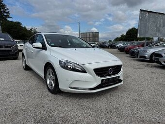 Volvo V40 2.0 i 90KW 1 Majitel manual 6ti-kvalt