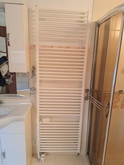 Koupelnový radiátor 180×60 cm (vodní + ele