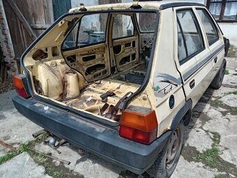 Kastle škoda favorit jako projekt nebo na závodaka