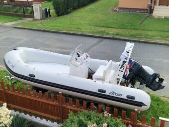 RIB 5,5m ALSON (nové tuby) + SUZUKI 90 EFI a vlek