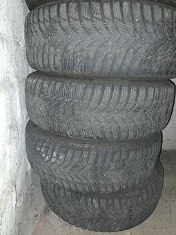 Zimní pneu Kumho 195/65 R15 na discích 5x112 VW, Škoda